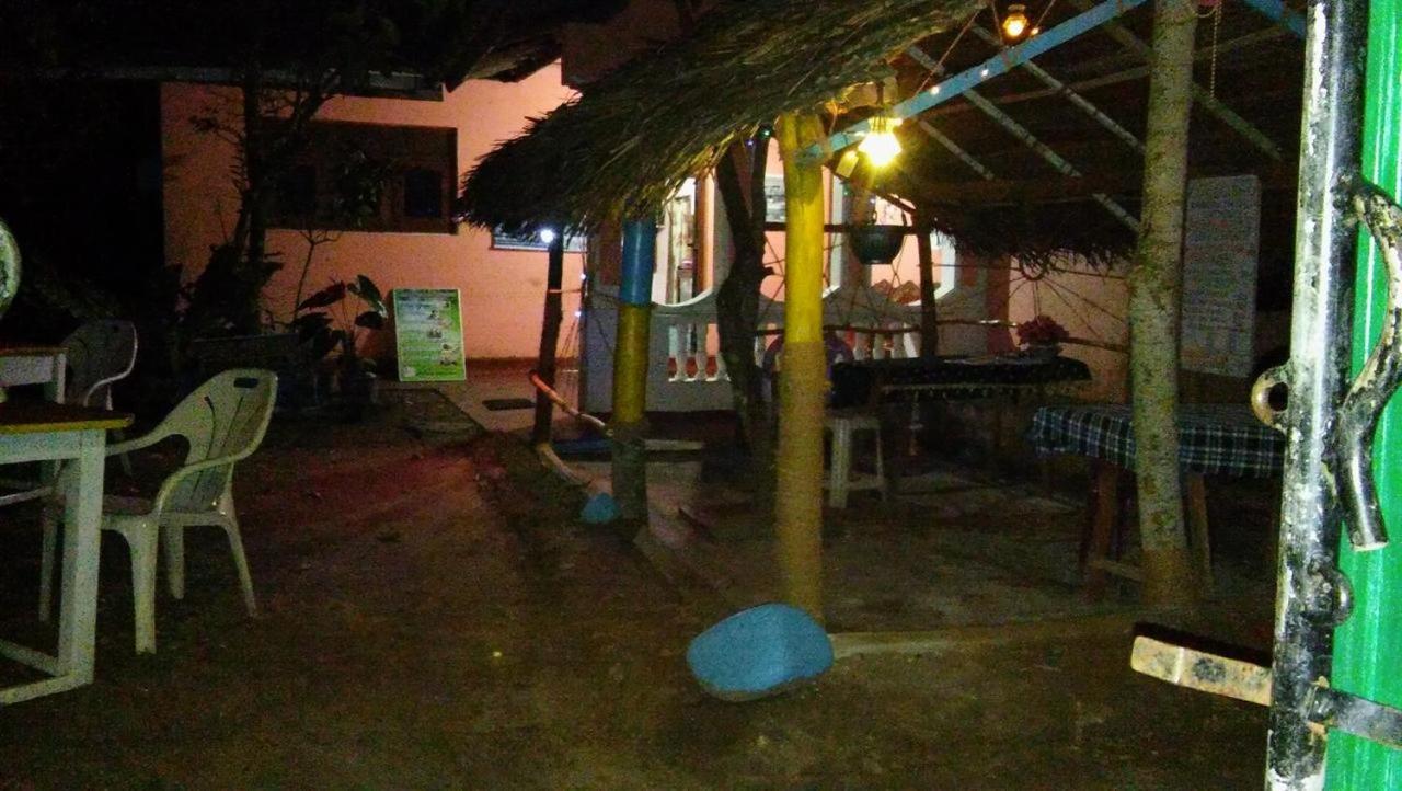 Thevindu Guest & Redmud Resturent Banduramulla Exteriér fotografie
