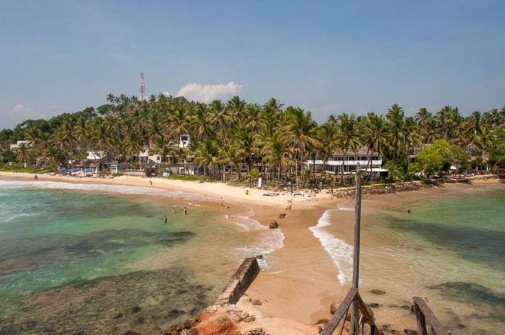 Thevindu Guest & Redmud Resturent Banduramulla Exteriér fotografie