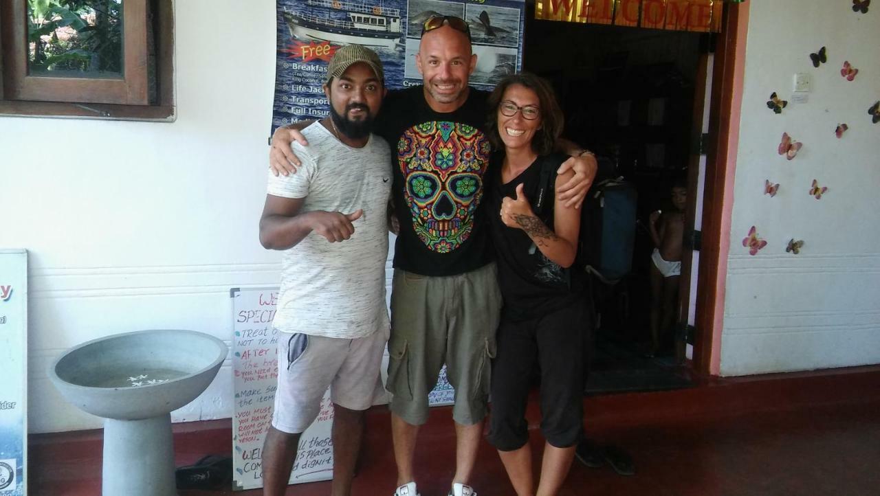 Thevindu Guest & Redmud Resturent Banduramulla Exteriér fotografie